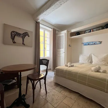 Authentisches Im Herzen Des Dorfes By Interhome * Σαιν-Τροπέ