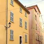 Authentisches Im Herzen Des Dorfes By Interhome